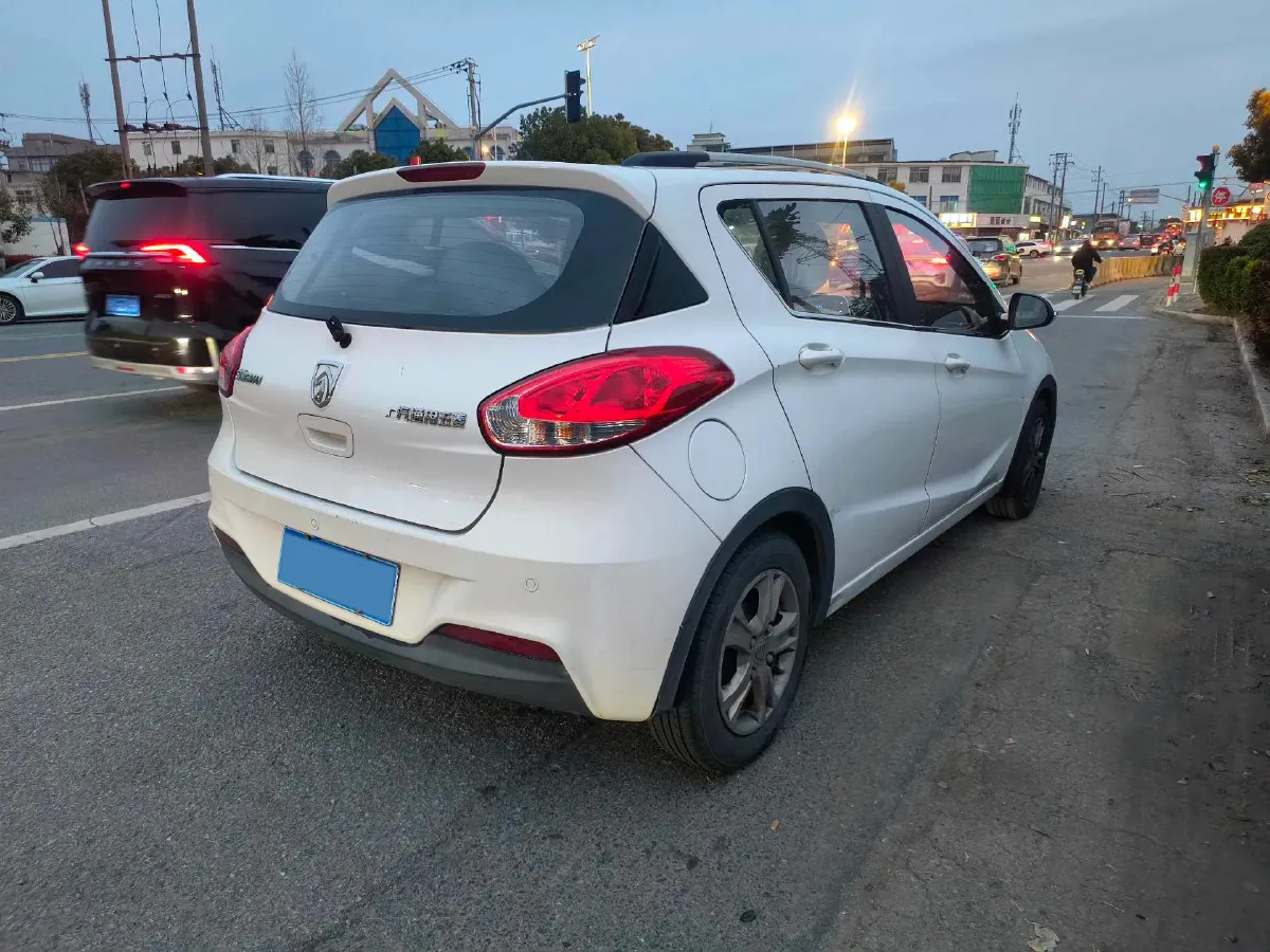 2017 BaoJun 310 1.5L 112HP L4 6MT,autocango,china used car exporter,china ev exporter,chinese used car exporter,chinese used ev exporter