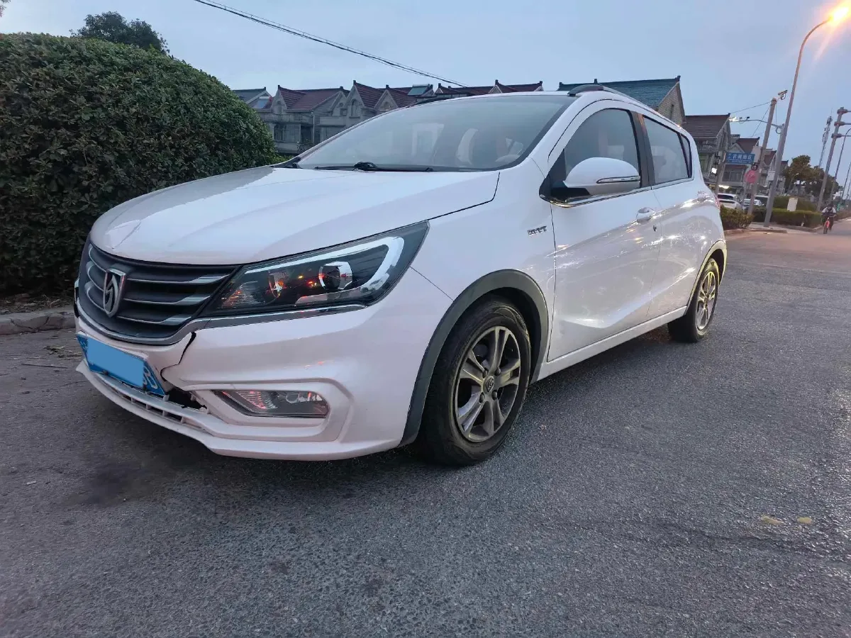 2017 BaoJun 310 1.5L 112HP L4 6MT,autocango,china used car exporter,china ev exporter,chinese used car exporter,chinese used ev exporter