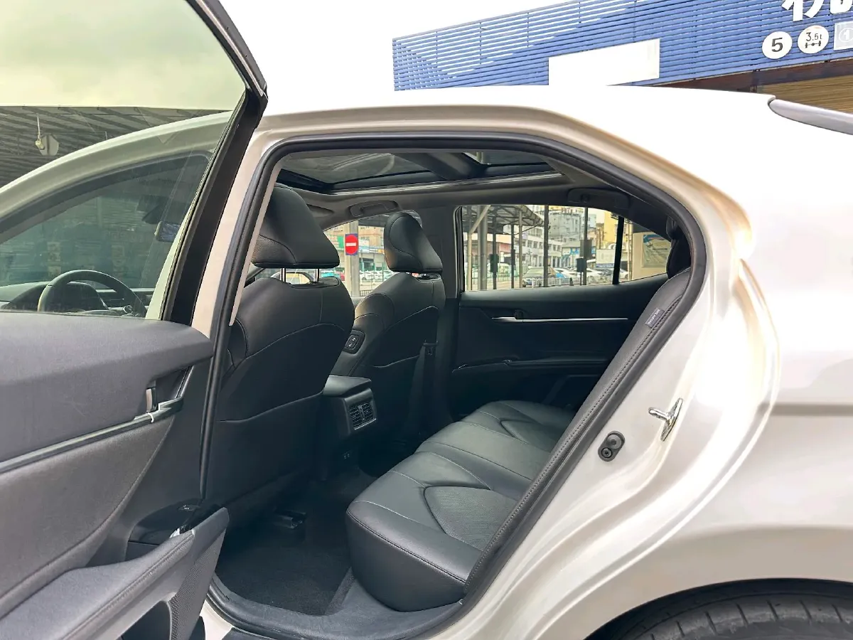 2019 Toyota Camry 2.5L 209HP L4 8AT,autocango,china used car exporter,china ev exporter,chinese used car exporter,chinese used ev exporter