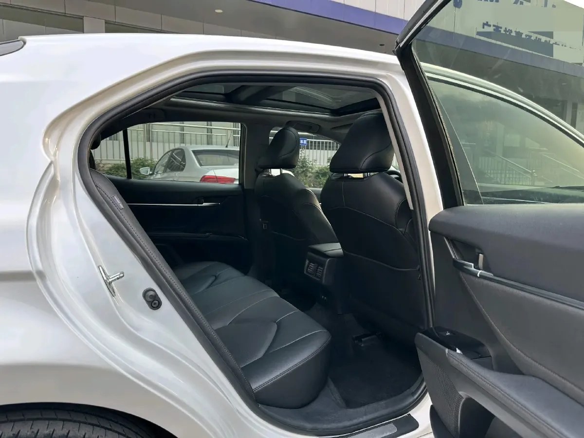 2019 Toyota Camry 2.5L 209HP L4 8AT,autocango,china used car exporter,china ev exporter,chinese used car exporter,chinese used ev exporter