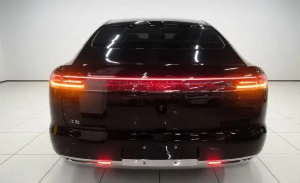 2025 The Durant Guild TAHOE 2.7T 303HP L4 10AT,autocango,china used car exporter,china ev exporter,chinese used car exporter,chinese used ev exporter