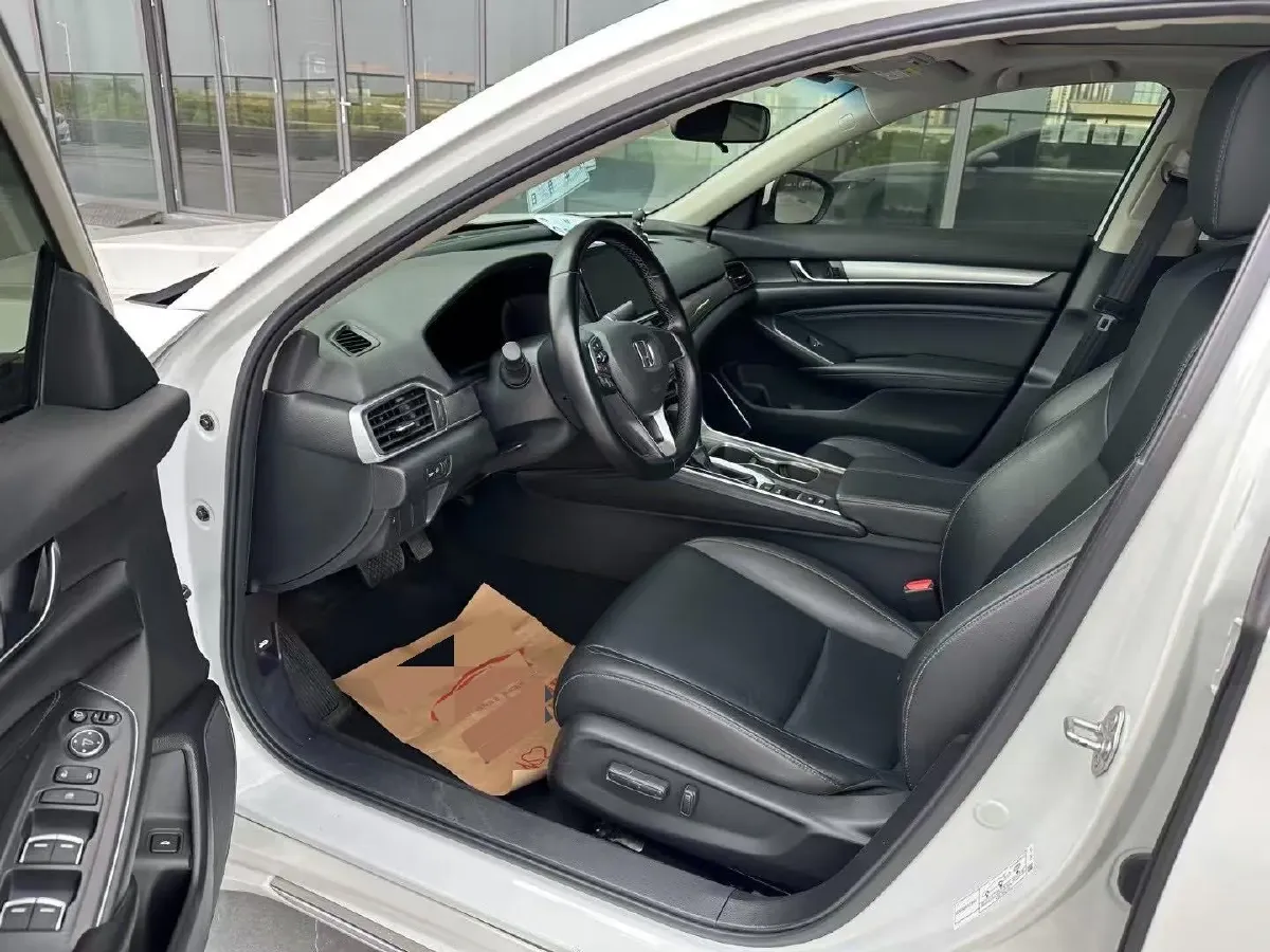 2022 Honda Accord 1.5T 194HP L4 CVT,autocango,china used car exporter,china ev exporter,chinese used car exporter,chinese used ev exporter