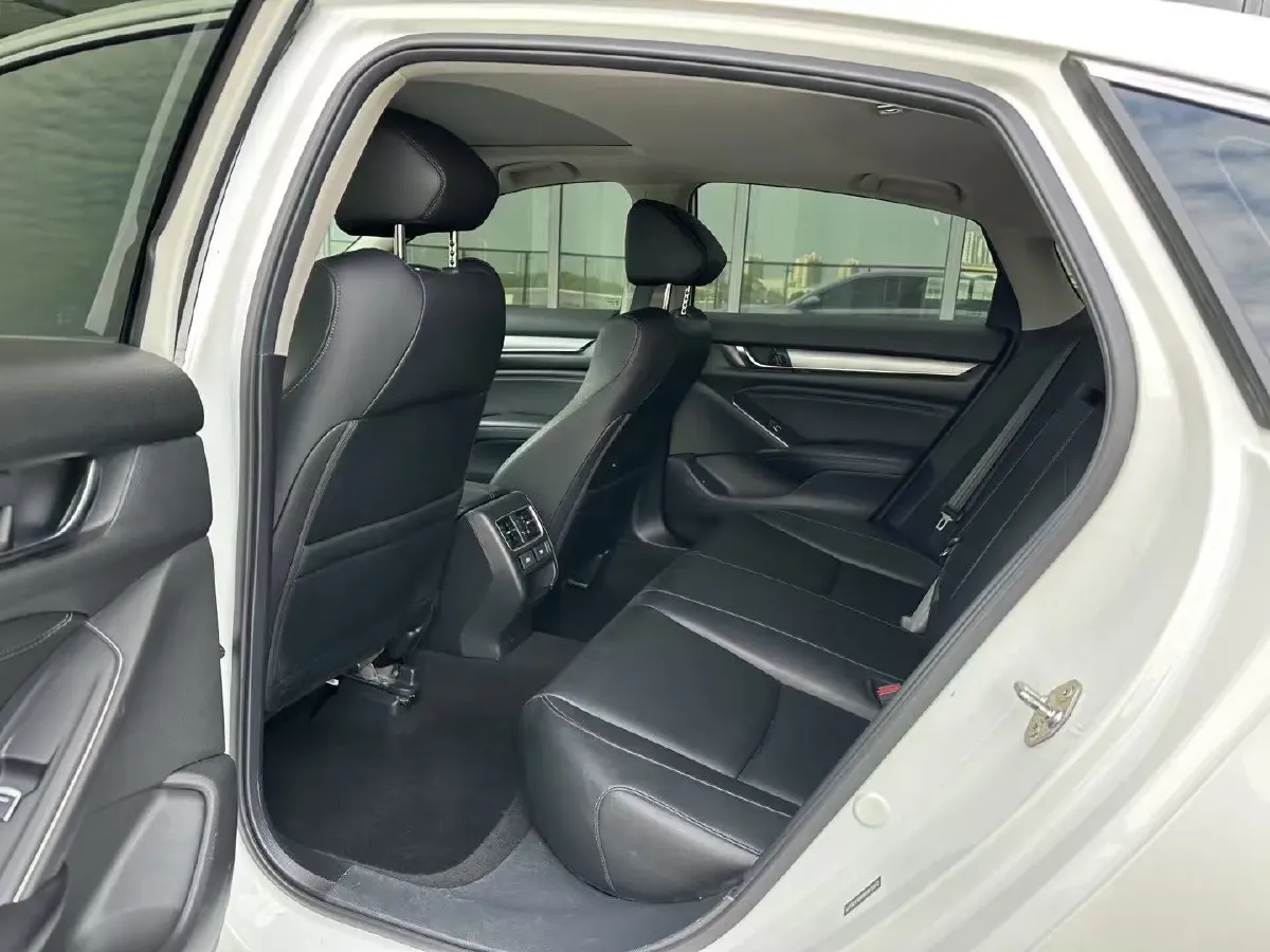 2022 Honda Accord 1.5T 194HP L4 CVT,autocango,china used car exporter,china ev exporter,chinese used car exporter,chinese used ev exporter