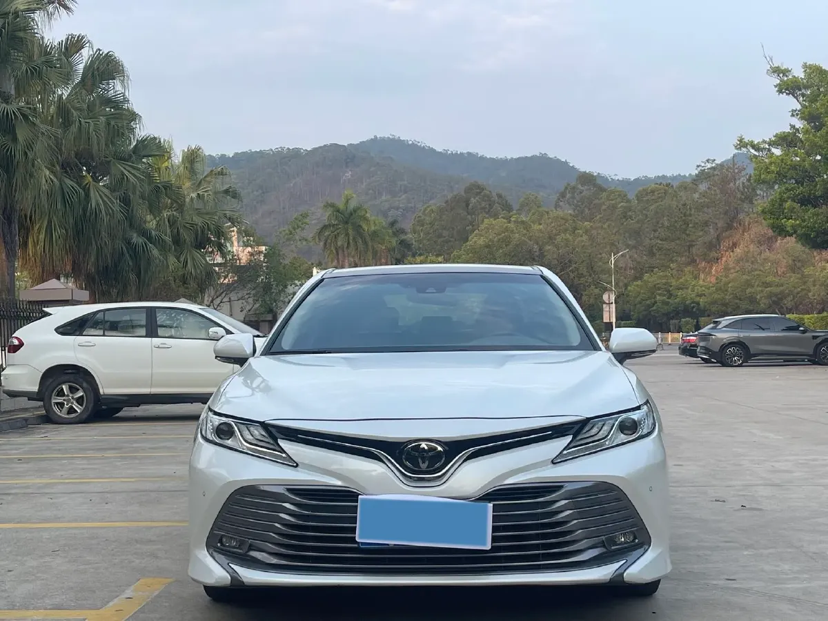 2019 Toyota Camry 2.5L 209HP L4 8AT,autocango,china used car exporter,china ev exporter,chinese used car exporter,chinese used ev exporter