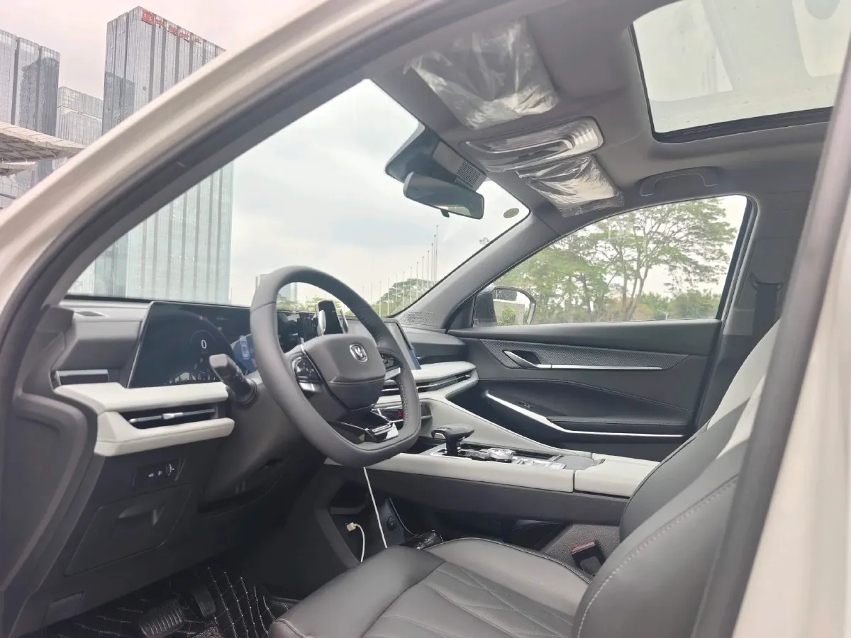 2024 ChangAn CS75 Plus 1.5T 188HP L4 8AT,autocango,china used car exporter,china ev exporter,chinese used car exporter,chinese used ev exporter