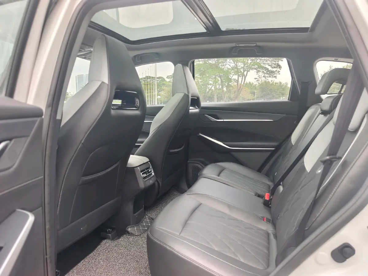 2024 ChangAn CS75 Plus 1.5T 188HP L4 8AT,autocango,china used car exporter,china ev exporter,chinese used car exporter,chinese used ev exporter