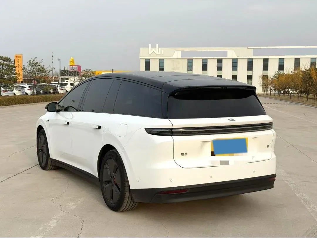 2025 Li i8 BEV,autocango,china used car exporter,china ev exporter,chinese used car exporter,chinese used ev exporter