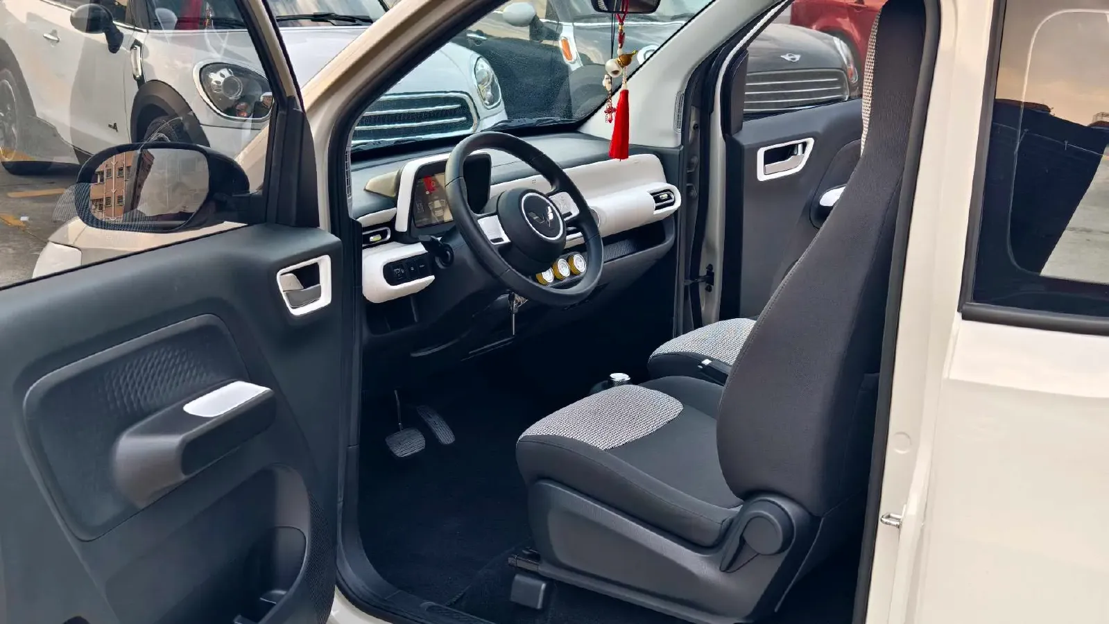 2024 WuLing HongGuang MINI EV BEV 17.3KWH,autocango,china used car exporter,china ev exporter,chinese used car exporter,chinese used ev exporter