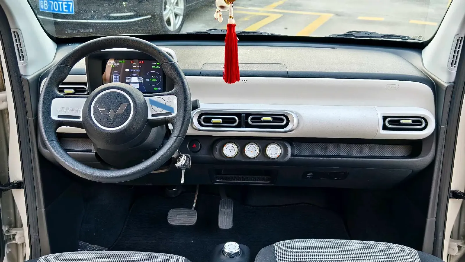 2024 WuLing HongGuang MINI EV BEV 17.3KWH,autocango,china used car exporter,china ev exporter,chinese used car exporter,chinese used ev exporter