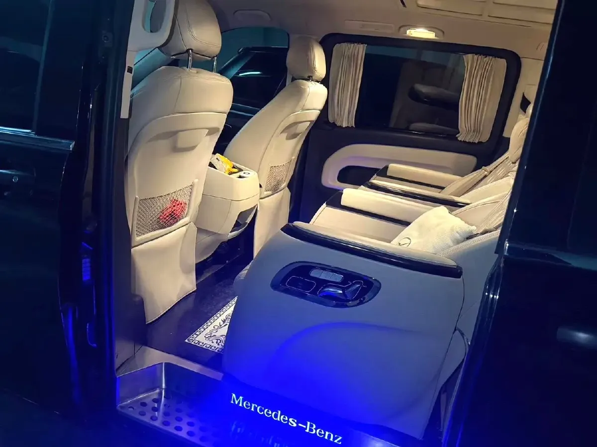 2021 Mercedes-Benz Vito 2.0T 211HP L4 9AT,autocango,china used car exporter,china ev exporter,chinese used car exporter,chinese used ev exporter