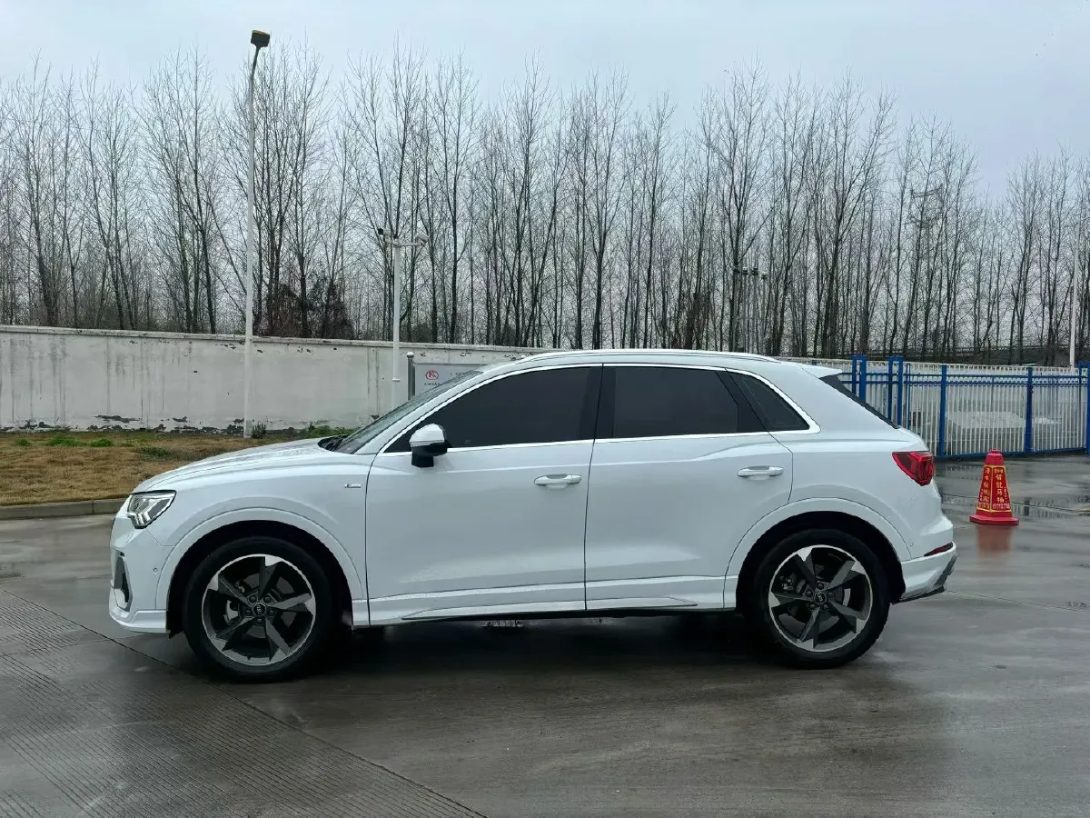 2022 Audi Q3 1.4T 150HP L4 7DCT,autocango,china used car exporter,china ev exporter,chinese used car exporter,chinese used ev exporter