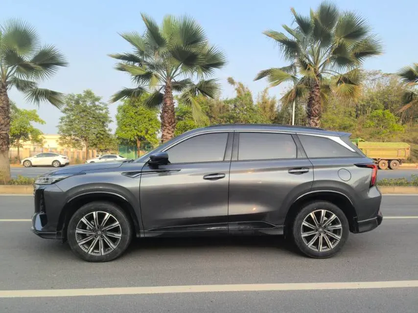 2024 ChangAn CS75 Plus 1.5T 188HP L4 8AT,autocango,china used car exporter,china ev exporter,chinese used car exporter,chinese used ev exporter
