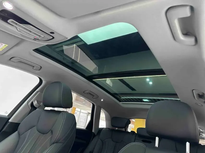 2022 Audi Q5L 2.0T 190HP L4 7DCT,autocango,china used car exporter,china ev exporter,chinese used car exporter,chinese used ev exporter