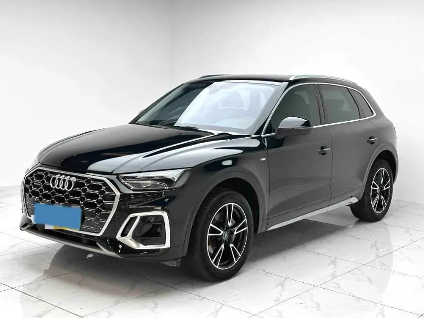 2022 Audi Q5L 2.0T 190HP L4 7DCT,autocango,china used car exporter,china ev exporter,chinese used car exporter,chinese used ev exporter
