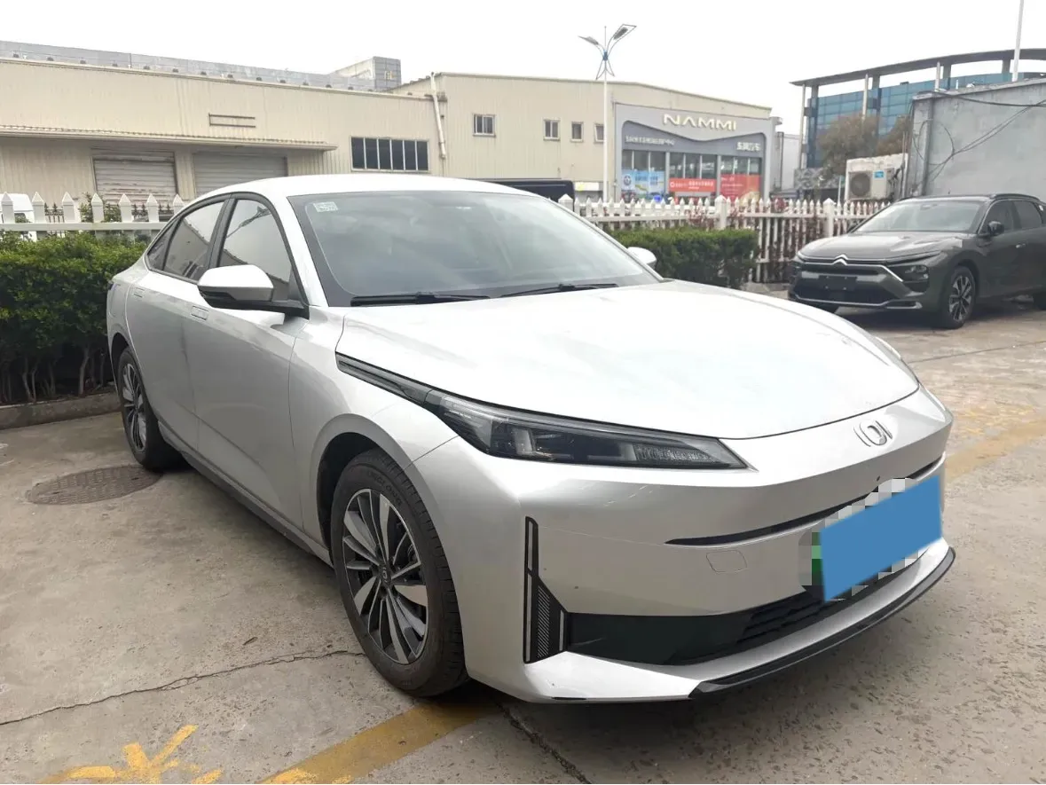 2024 ChangAn QiYuan A05 1.5L 110HP L4 E-CVT PHEV 9.07KWH,autocango,china used car exporter,china ev exporter,chinese used car exporter,chinese used ev exporter