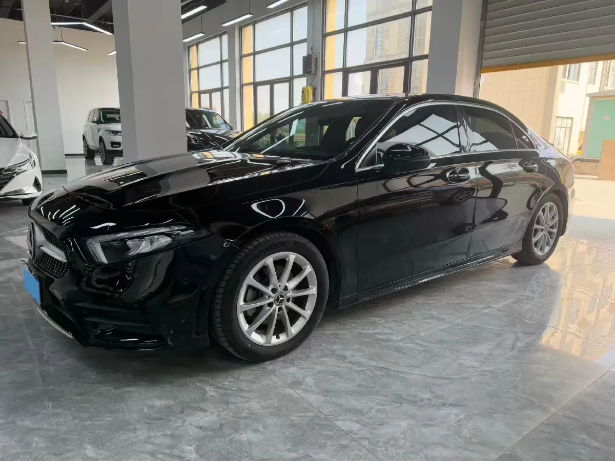 2021 Mercedes-Benz A Class 1.3T 163HP L4 7DCT,autocango,china used car exporter,china ev exporter,chinese used car exporter,chinese used ev exporter