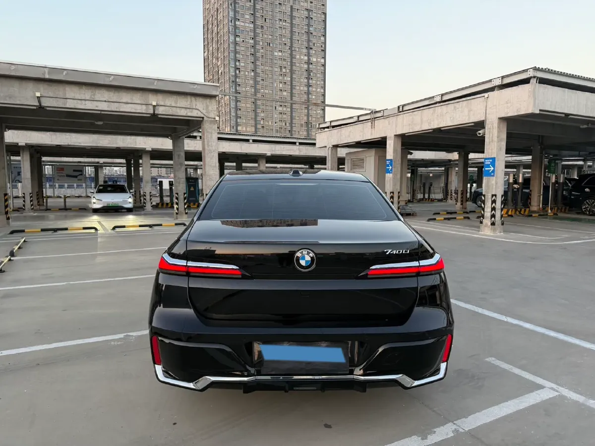 2023 BMW 7 Series 3.0T 272HP L6 8AT,autocango,china used car exporter,china ev exporter,chinese used car exporter,chinese used ev exporter