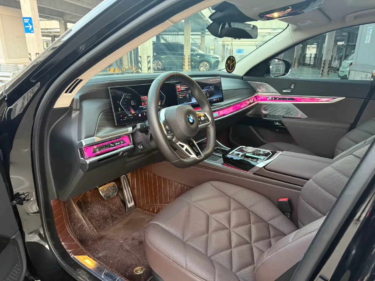 2023 BMW 7 Series 3.0T 272HP L6 8AT,autocango,china used car exporter,china ev exporter,chinese used car exporter,chinese used ev exporter