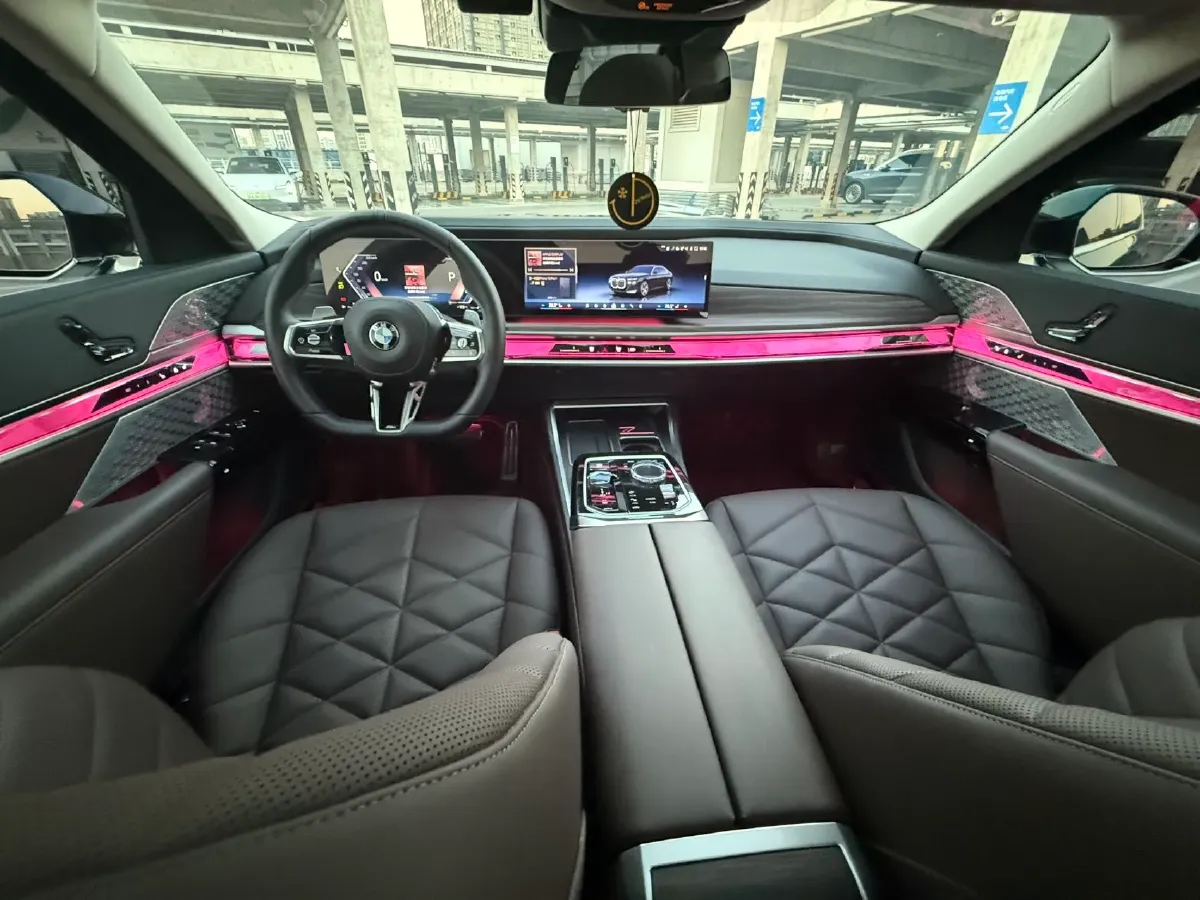 2023 BMW 7 Series 3.0T 272HP L6 8AT,autocango,china used car exporter,china ev exporter,chinese used car exporter,chinese used ev exporter