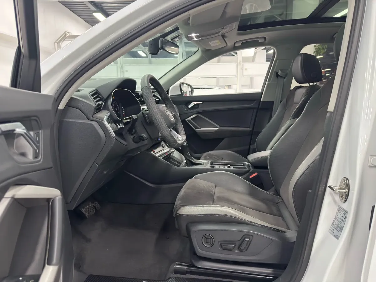 2022 Audi Q3 1.4T 150HP L4 7DCT,autocango,china used car exporter,china ev exporter,chinese used car exporter,chinese used ev exporter