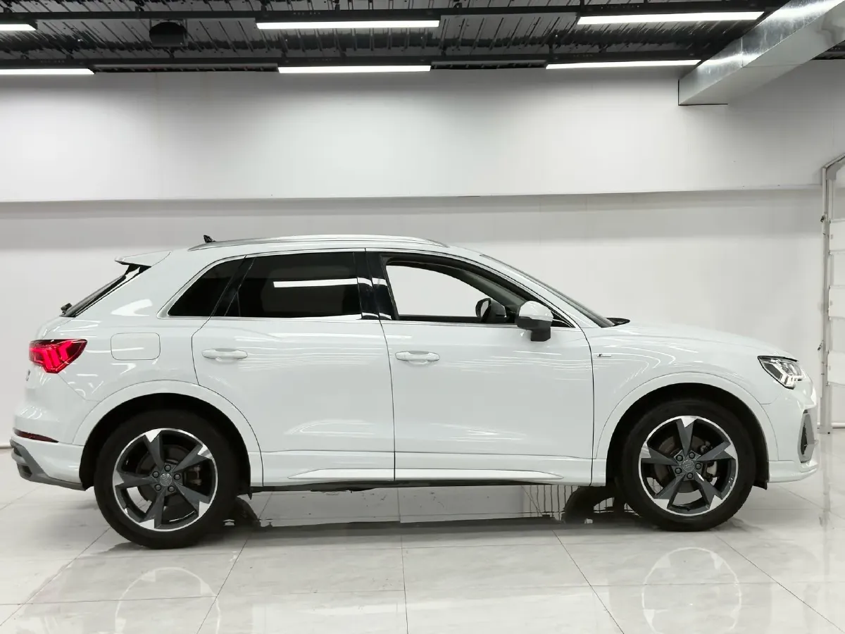 2022 Audi Q3 1.4T 150HP L4 7DCT,autocango,china used car exporter,china ev exporter,chinese used car exporter,chinese used ev exporter