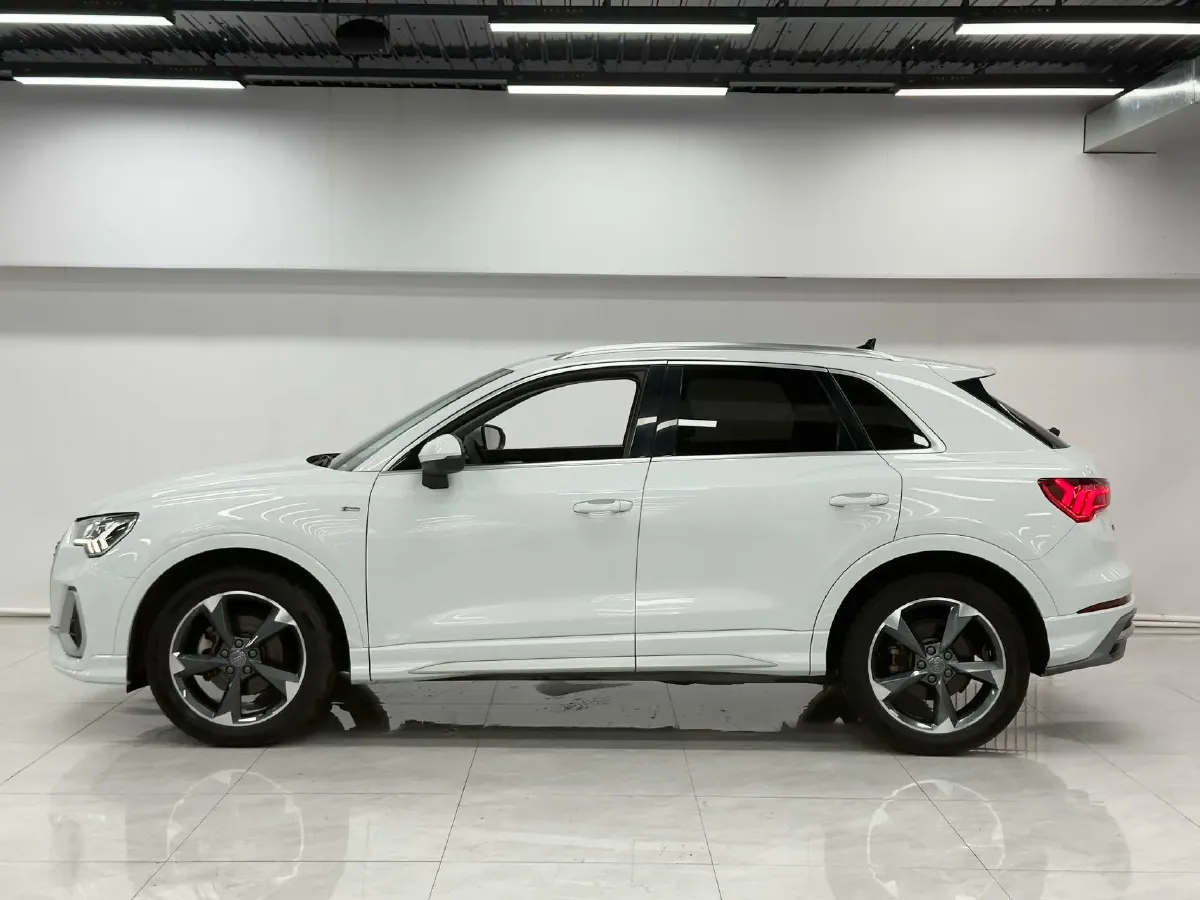2022 Audi Q3 1.4T 150HP L4 7DCT,autocango,china used car exporter,china ev exporter,chinese used car exporter,chinese used ev exporter