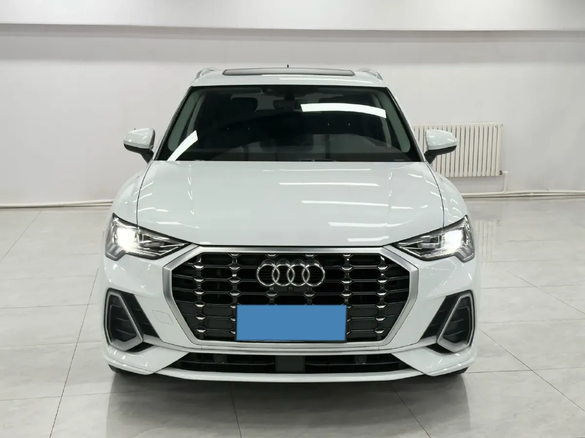 2022 Audi Q3 1.4T 150HP L4 7DCT,autocango,china used car exporter,china ev exporter,chinese used car exporter,chinese used ev exporter