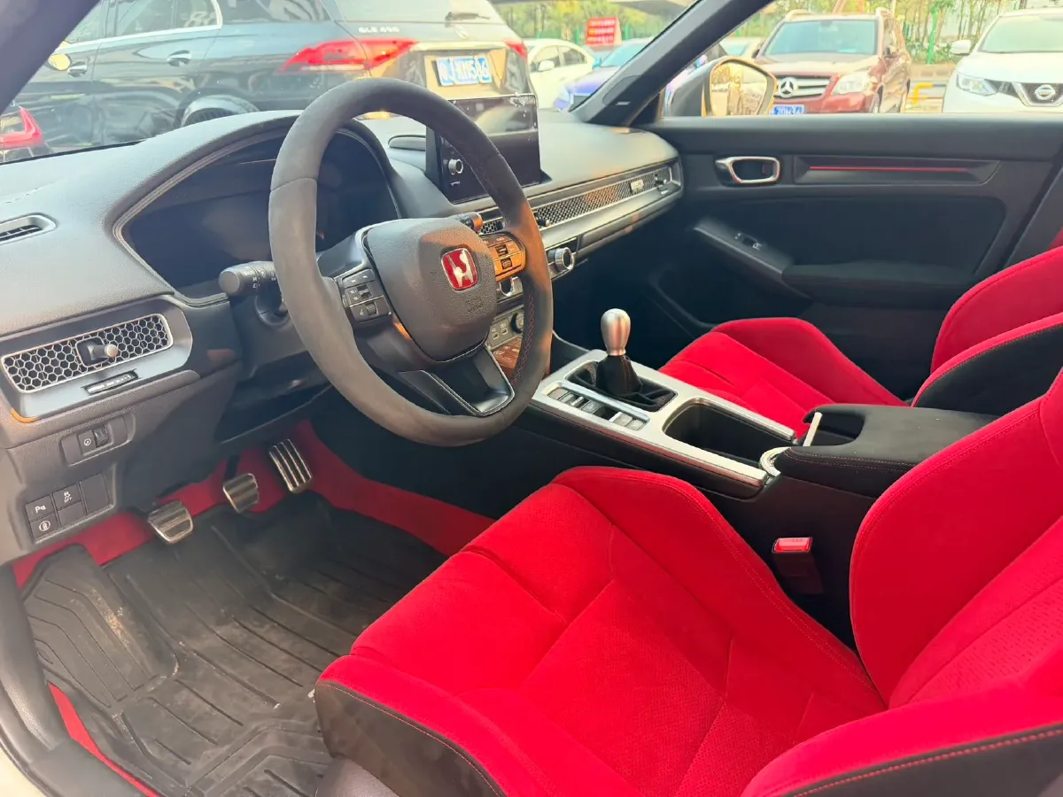 2023 Honda Civic 2.0T 300HP L4 6MT,autocango,china used car exporter,china ev exporter,chinese used car exporter,chinese used ev exporter