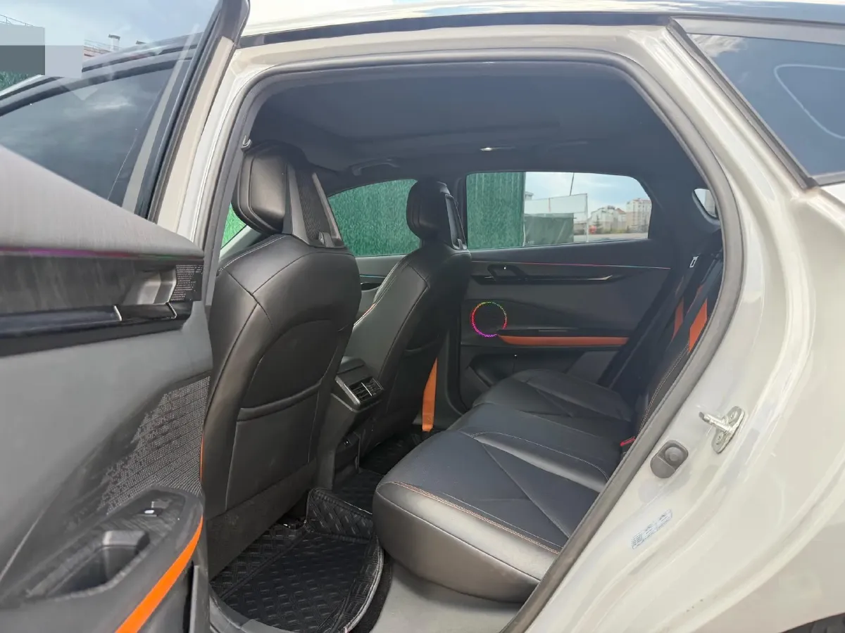 2022 ChangAn UNI-V 1.5T 188HP L4 7DCT,autocango,china used car exporter,china ev exporter,chinese used car exporter,chinese used ev exporter