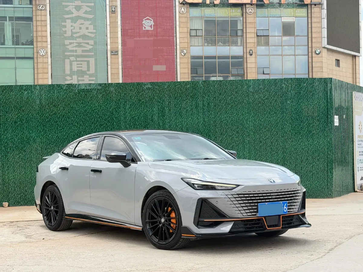 2022 ChangAn UNI-V 1.5T 188HP L4 7DCT,autocango,china used car exporter,china ev exporter,chinese used car exporter,chinese used ev exporter