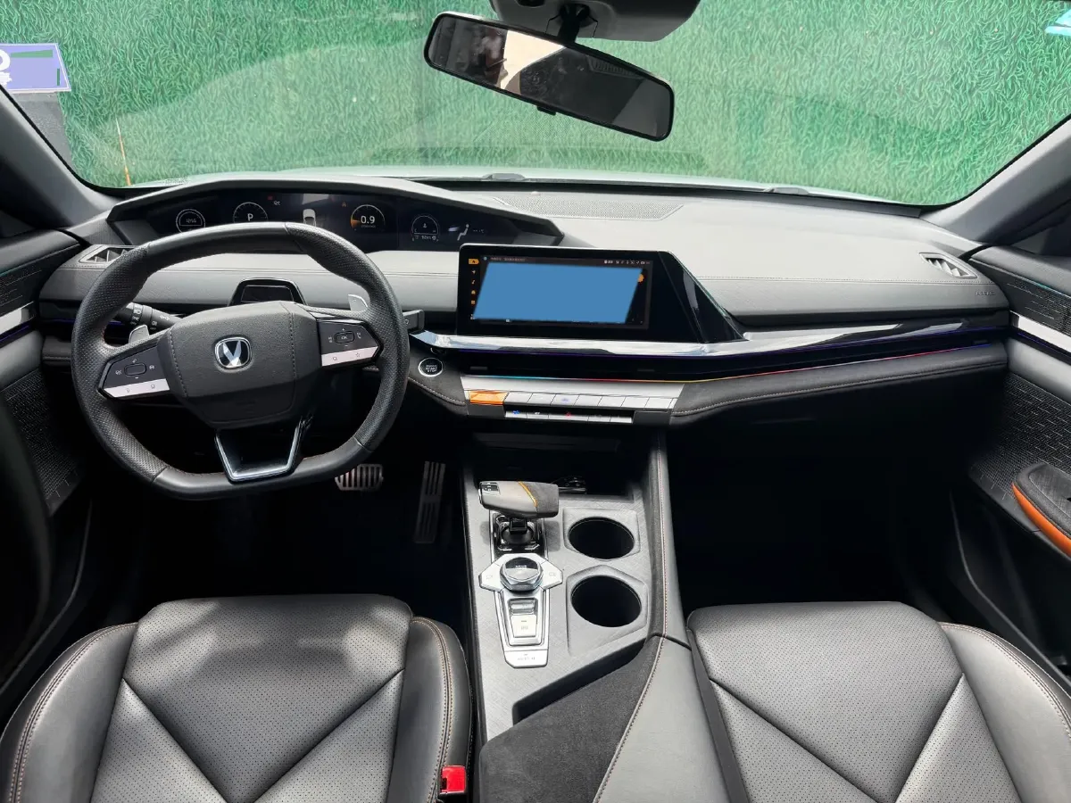 2022 ChangAn UNI-V 1.5T 188HP L4 7DCT,autocango,china used car exporter,china ev exporter,chinese used car exporter,chinese used ev exporter