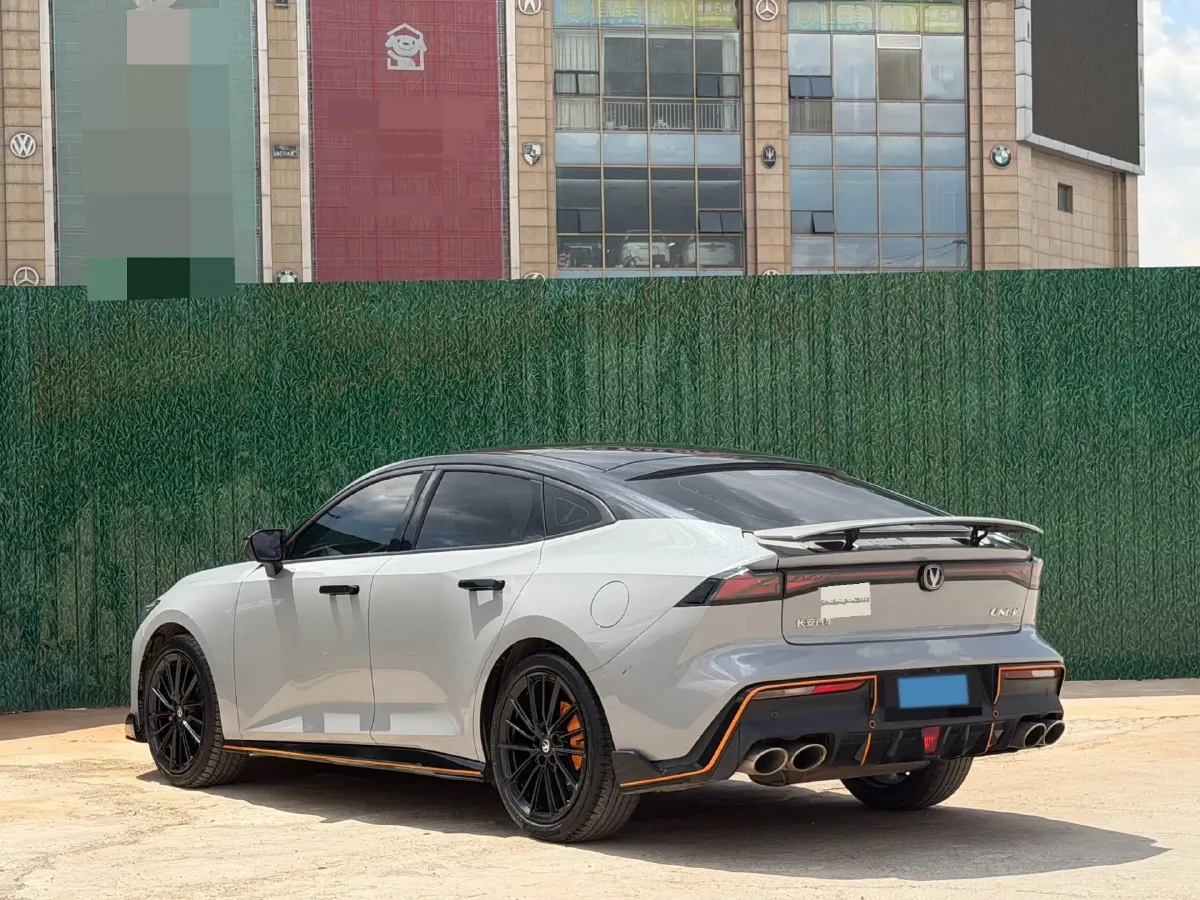 2022 ChangAn UNI-V 1.5T 188HP L4 7DCT,autocango,china used car exporter,china ev exporter,chinese used car exporter,chinese used ev exporter