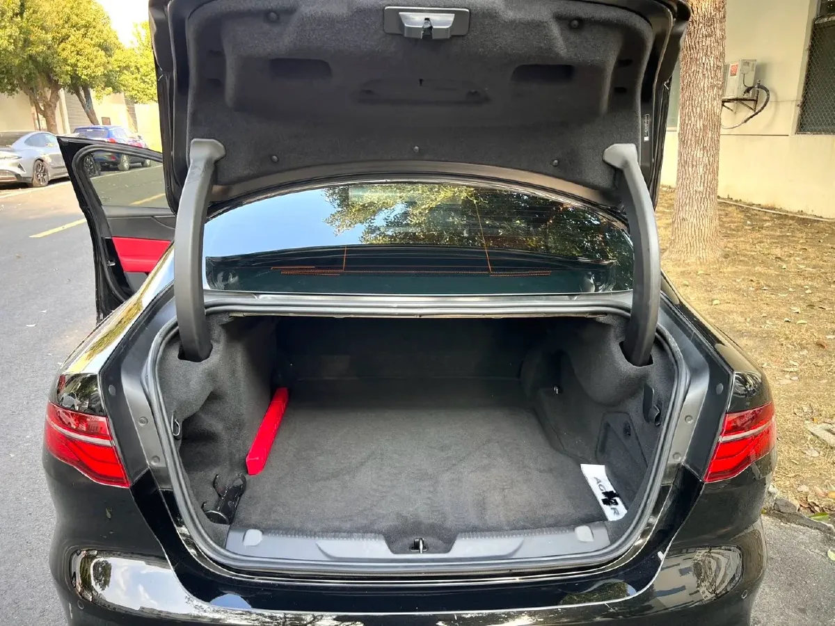 2024 Jaguar XEL 2.0T 250HP L4 8AT,autocango,china used car exporter,china ev exporter,chinese used car exporter,chinese used ev exporter