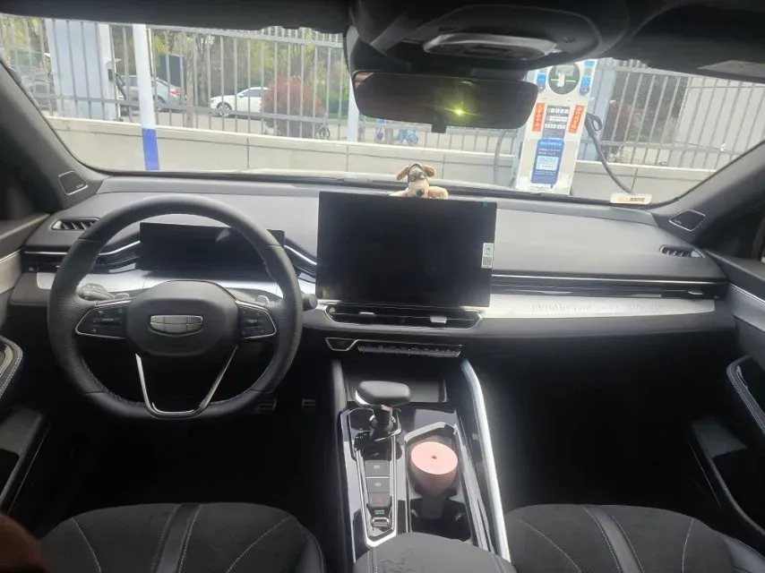 2025 Geely Preface 2.0T 238HP L4 8AT,autocango,china used car exporter,china ev exporter,chinese used car exporter,chinese used ev exporter