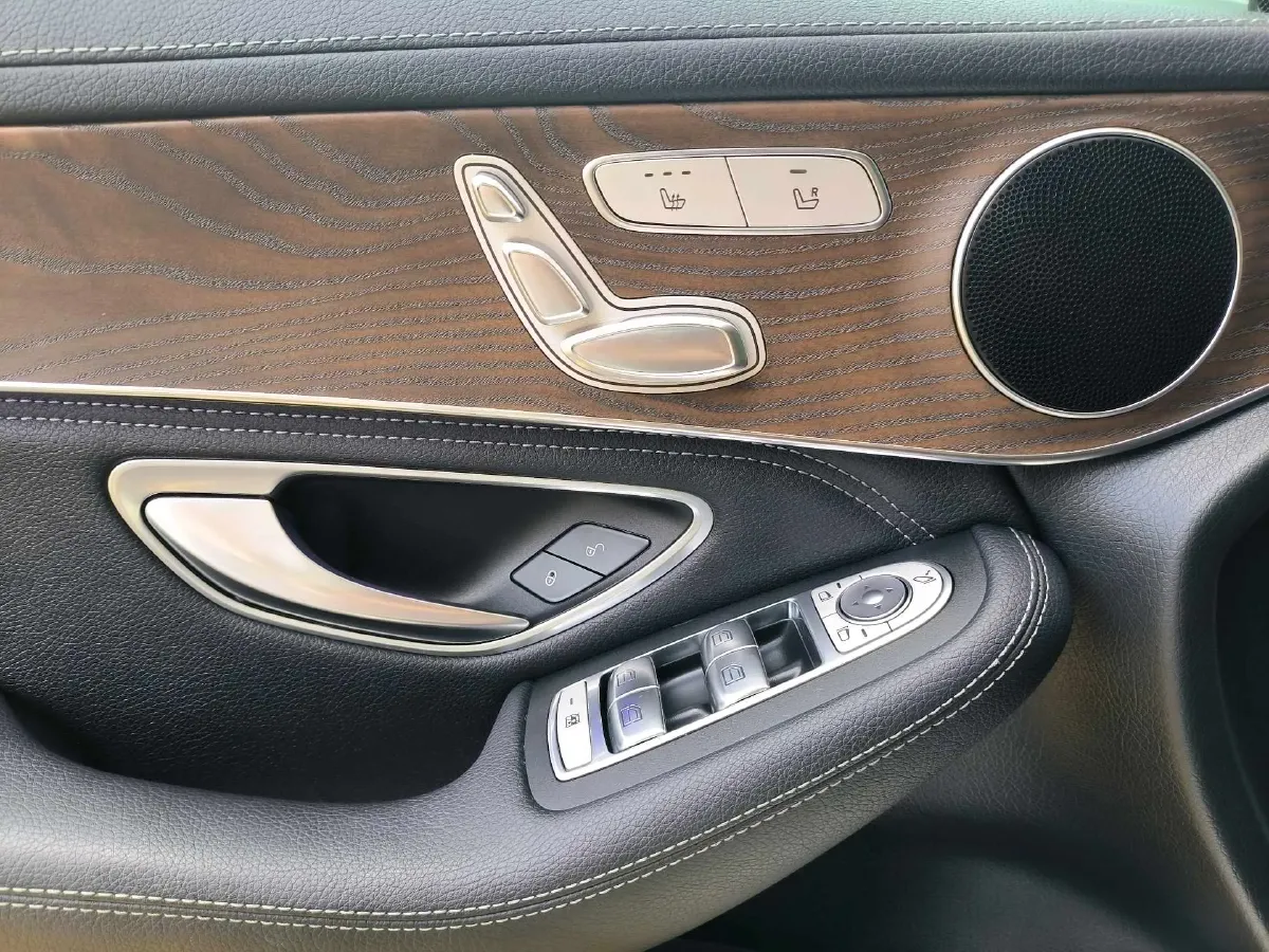 2020 Mercedes-Benz GLC Class 2.0T 197HP L4 9AT,autocango,china used car exporter,china ev exporter,chinese used car exporter,chinese used ev exporter