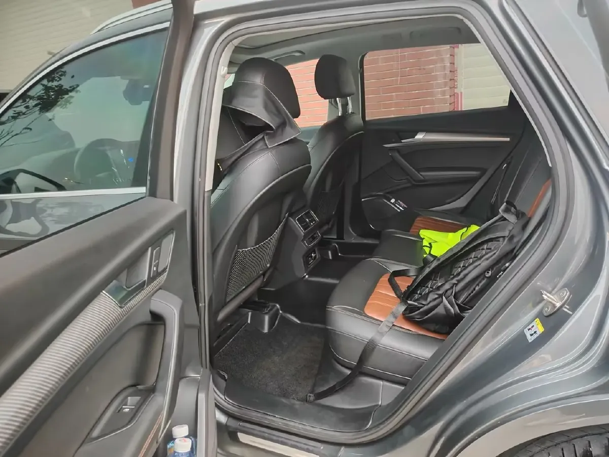 2020 Audi Q5L 2.0T 190HP L4 7DCT,autocango,china used car exporter,china ev exporter,chinese used car exporter,chinese used ev exporter