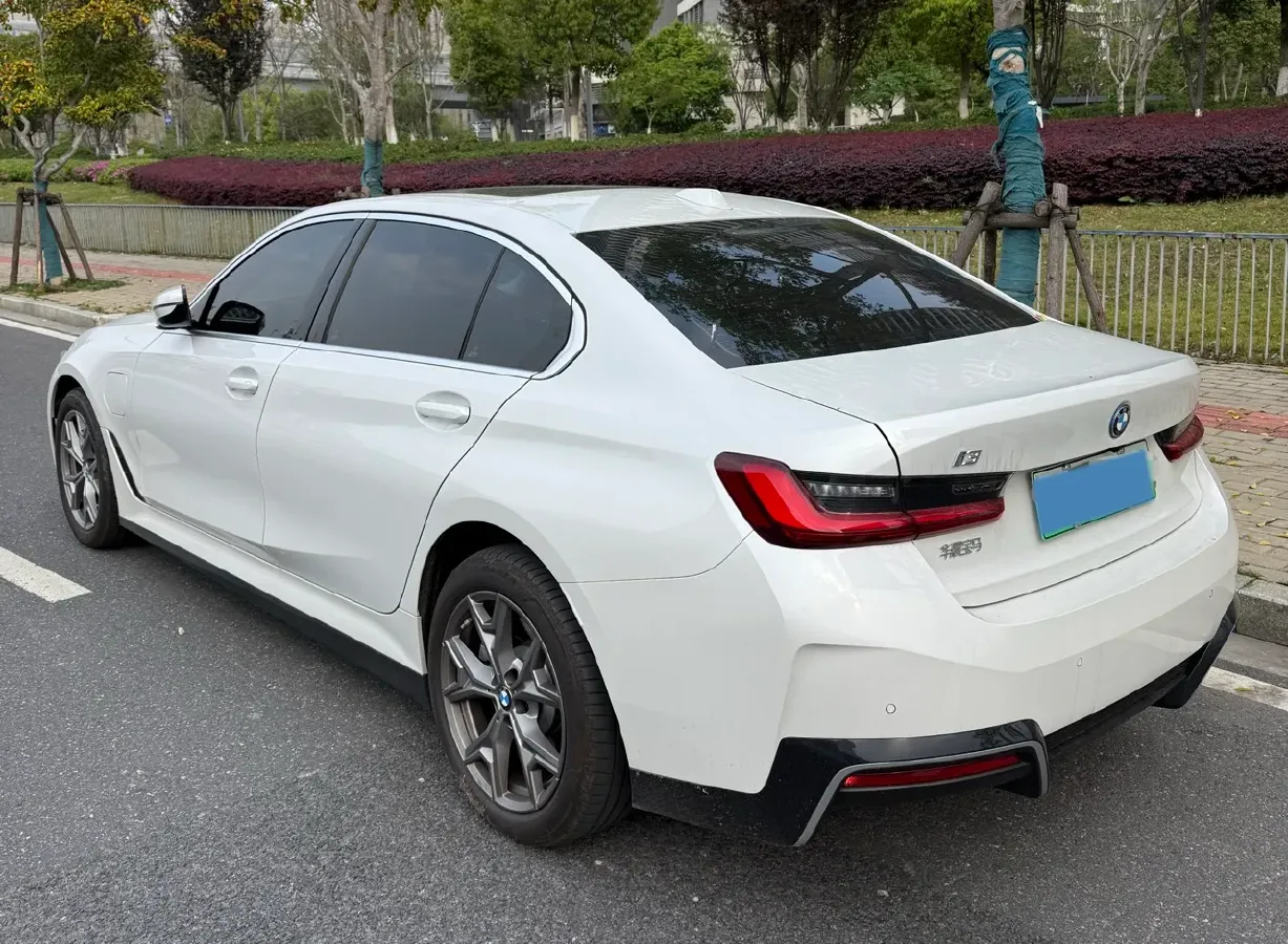 2025 BMW i3 BEV 70KWH,autocango,china used car exporter,china ev exporter,chinese used car exporter,chinese used ev exporter