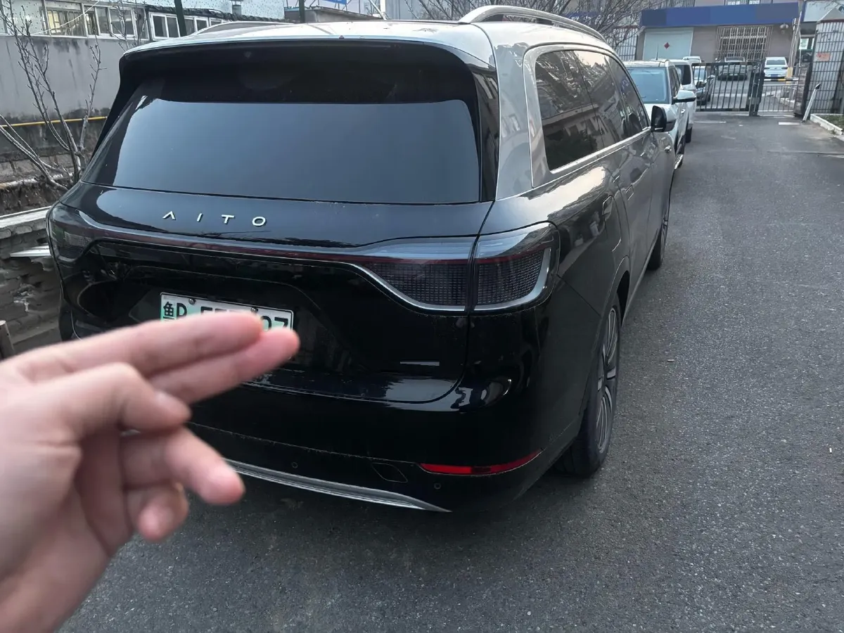 2024 AITO AITO M9 1.5T 152HP L4 REEV 42KWH,autocango,china used car exporter,china ev exporter,chinese used car exporter,chinese used ev exporter
