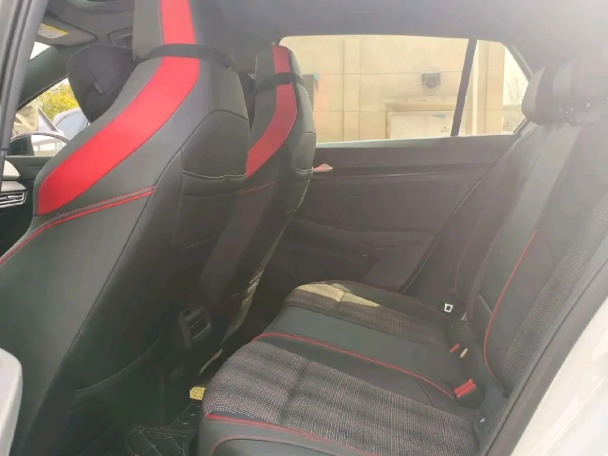 2021 Volkswagen GolfGTI 2.0T 220HP L4 7DCT,autocango,china used car exporter,china ev exporter,chinese used car exporter,chinese used ev exporter