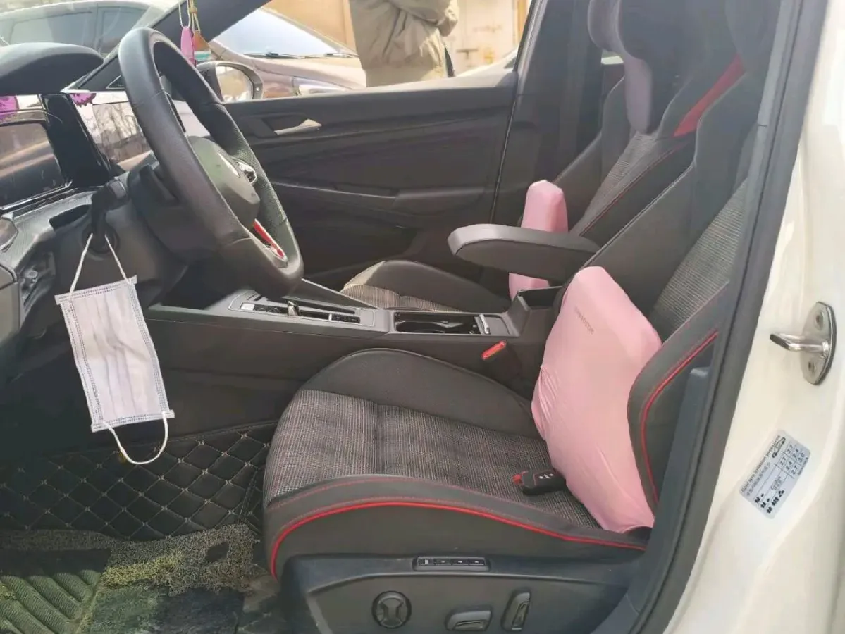 2021 Volkswagen GolfGTI 2.0T 220HP L4 7DCT,autocango,china used car exporter,china ev exporter,chinese used car exporter,chinese used ev exporter