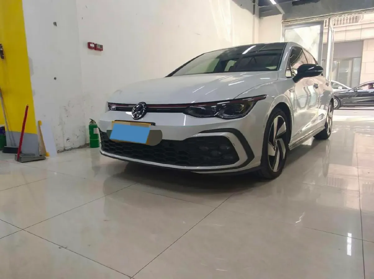 2021 Volkswagen GolfGTI 2.0T 220HP L4 7DCT,autocango,china used car exporter,china ev exporter,chinese used car exporter,chinese used ev exporter