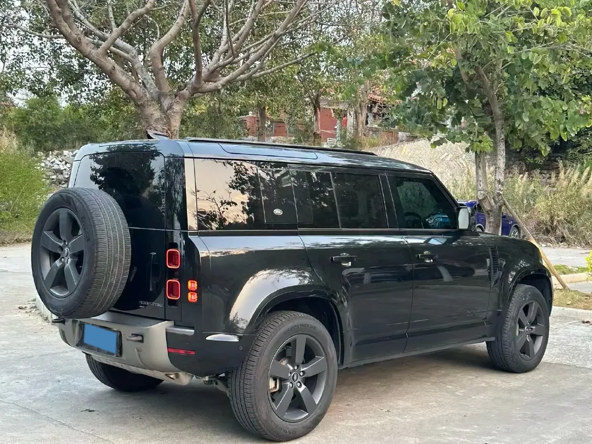 2022 Land Rover Defender 3.0T 400HP L6 8AT,autocango,china used car exporter,china ev exporter,chinese used car exporter,chinese used ev exporter