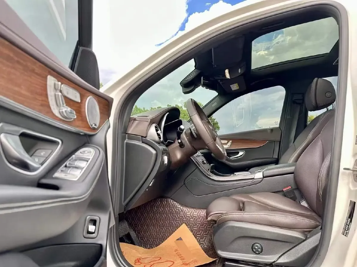 2021 Mercedes-Benz GLC Class 2.0T 258HP L4 9AT,autocango,china used car exporter,china ev exporter,chinese used car exporter,chinese used ev exporter