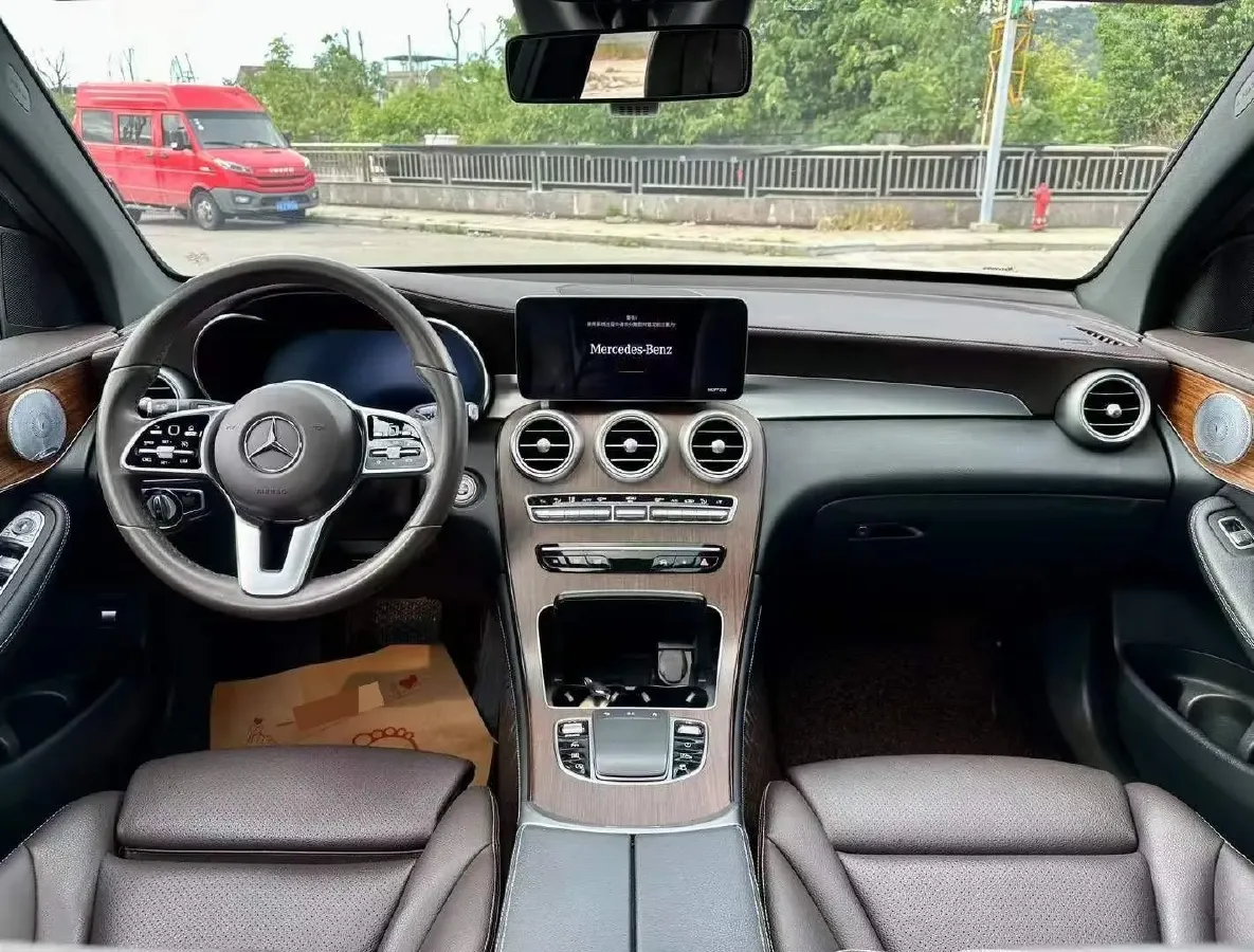 2021 Mercedes-Benz GLC Class 2.0T 258HP L4 9AT,autocango,china used car exporter,china ev exporter,chinese used car exporter,chinese used ev exporter