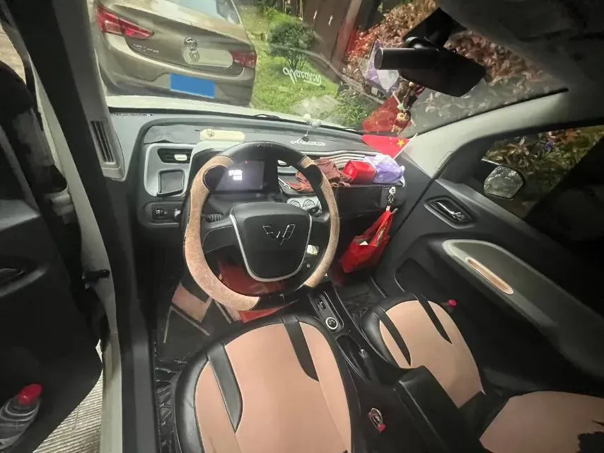 2022 WuLing HongGuang MINI EV BEV 13.9KWH,autocango,china used car exporter,china ev exporter,chinese used car exporter,chinese used ev exporter
