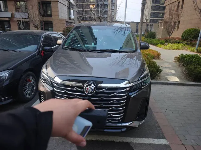 2023 Buick GL8 2.0T 237HP L4 9AT,autocango,china used car exporter,china ev exporter,chinese used car exporter,chinese used ev exporter