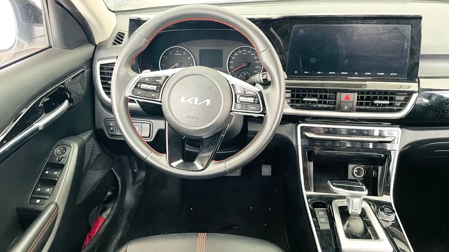 2021 Kia KX3 1.5L 115HP L4 CVT,autocango,china used car exporter,china ev exporter,chinese used car exporter,chinese used ev exporter