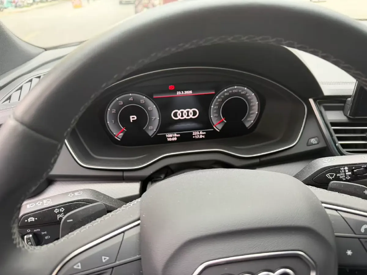 2024 Audi Q5L 2.0T 190HP L4 7DCT,autocango,china used car exporter,china ev exporter,chinese used car exporter,chinese used ev exporter