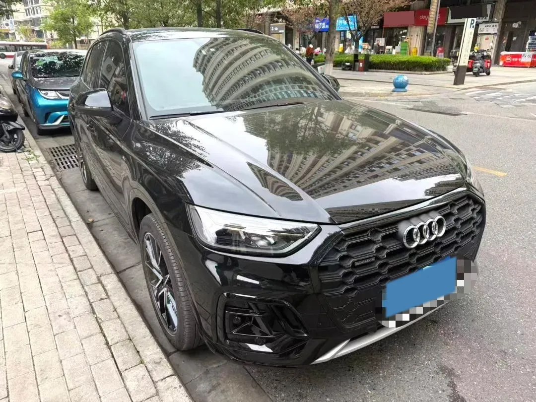 2024 Audi Q5L 2.0T 190HP L4 7DCT,autocango,china used car exporter,china ev exporter,chinese used car exporter,chinese used ev exporter