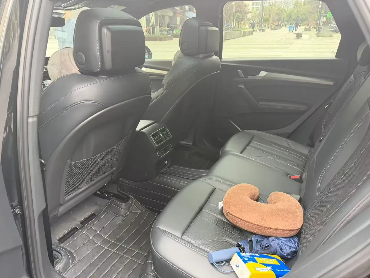 2024 Audi Q5L 2.0T 190HP L4 7DCT,autocango,china used car exporter,china ev exporter,chinese used car exporter,chinese used ev exporter